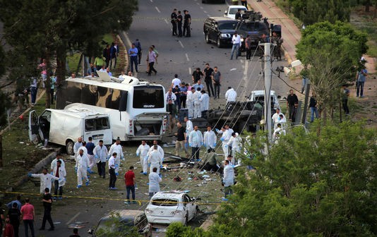 Turquie: attentat à la bombe ciblant la police - ảnh 1